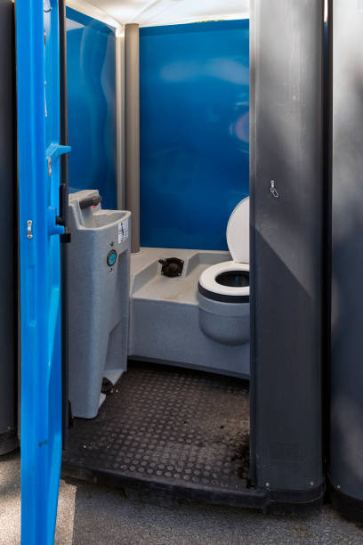 Best Porta potty rental near me  in Auburn, MI