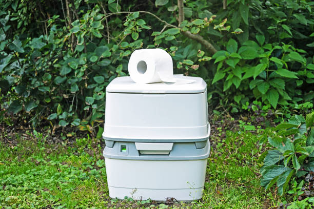Best Portable restroom trailer rental  in Auburn, MI