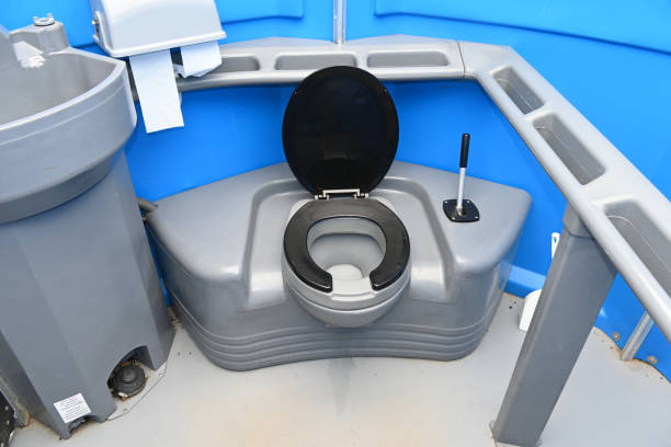 Best Porta potty rental near me  in Auburn, MI