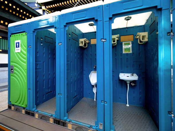 Best Porta potty delivery and setup  in Auburn, MI